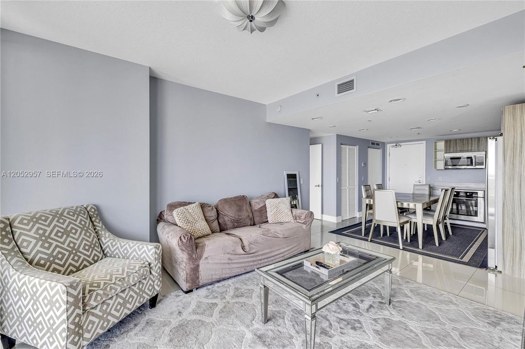 En Renta: $4,950 (2 camas, 2 baños, 942 Pies cuadrados)