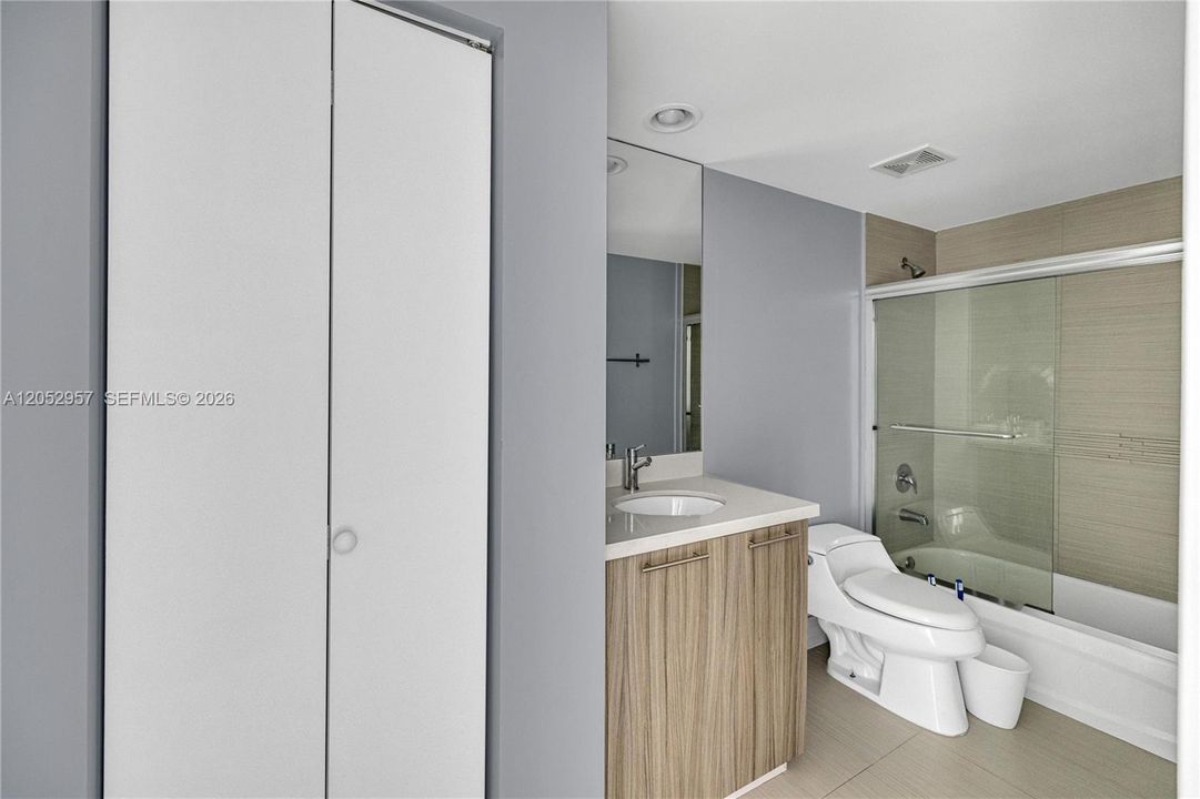 En Renta: $4,950 (2 camas, 2 baños, 942 Pies cuadrados)