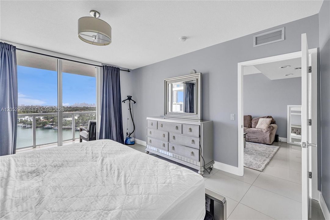 En Renta: $4,950 (2 camas, 2 baños, 942 Pies cuadrados)