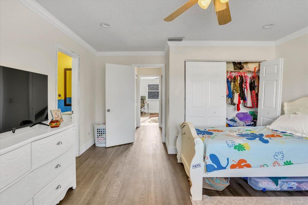 21-7357 NW 34th St-21