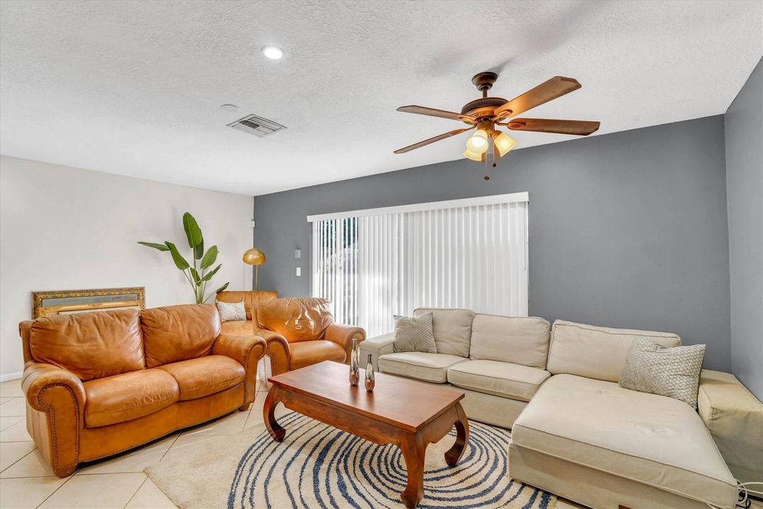 07-7357 NW 34th St-7