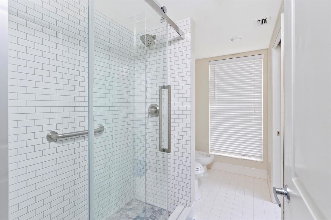 13_Masterbath