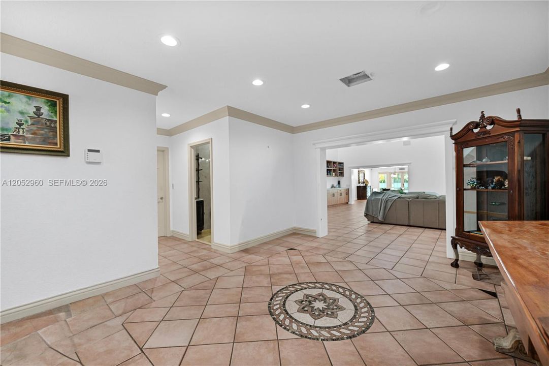 En Venta: $3,250,000 (5 camas, 5 baños, 4549 Pies cuadrados)