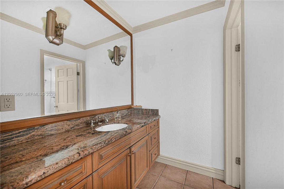 En Venta: $3,250,000 (5 camas, 5 baños, 4549 Pies cuadrados)