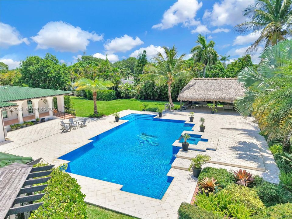 En Venta: $3,250,000 (5 camas, 5 baños, 4549 Pies cuadrados)