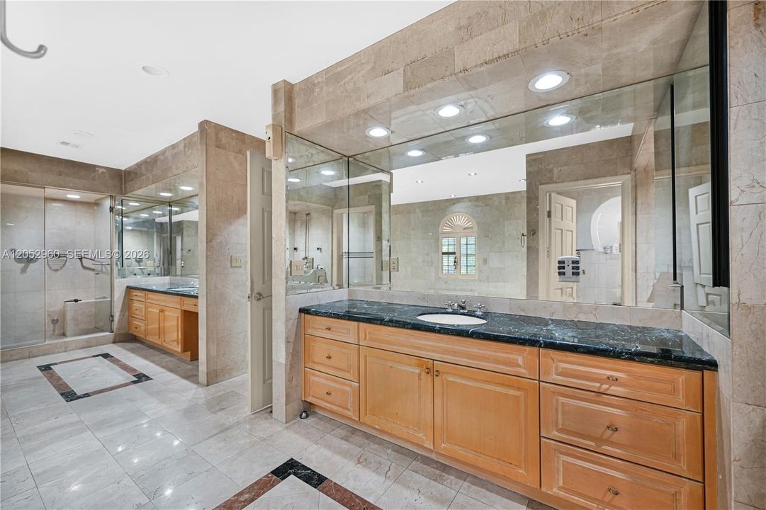 En Venta: $3,250,000 (5 camas, 5 baños, 4549 Pies cuadrados)