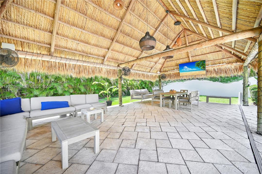 En Venta: $3,250,000 (5 camas, 5 baños, 4549 Pies cuadrados)