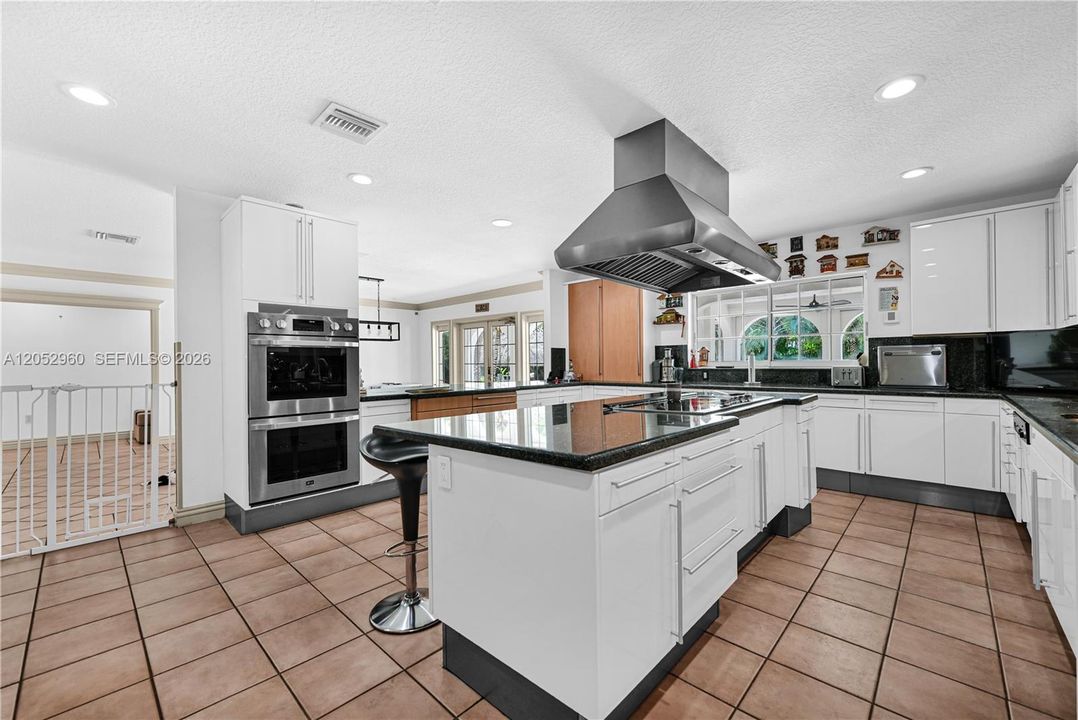 En Venta: $3,250,000 (5 camas, 5 baños, 4549 Pies cuadrados)