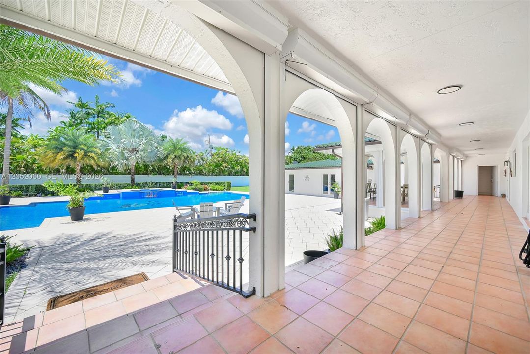 En Venta: $3,250,000 (5 camas, 5 baños, 4549 Pies cuadrados)