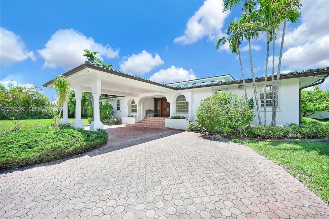 En Venta: $3,250,000 (5 camas, 5 baños, 4549 Pies cuadrados)