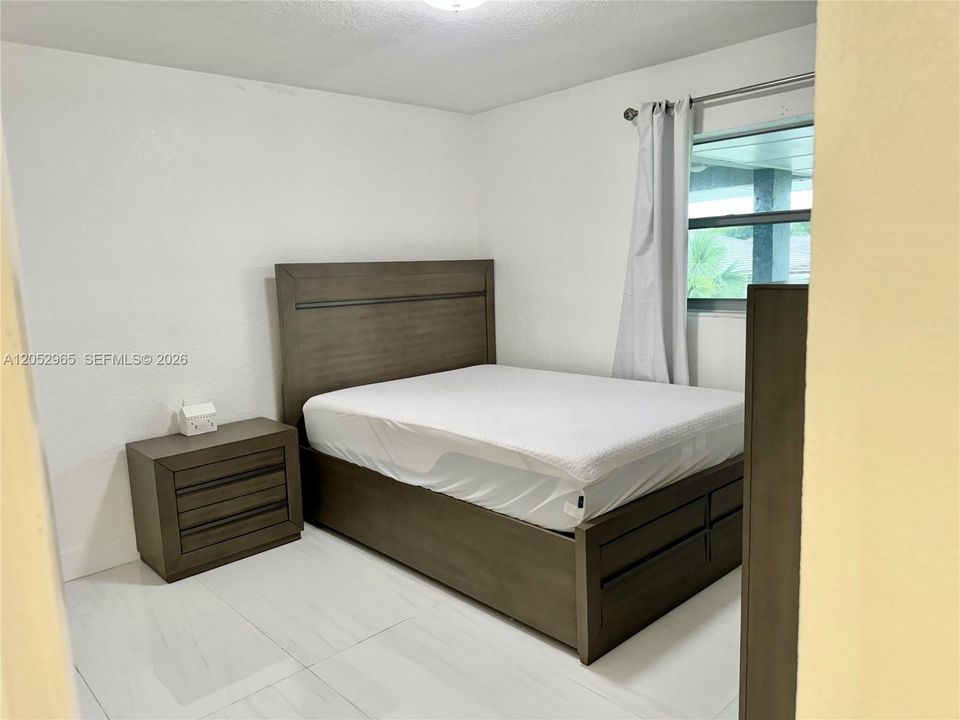 В аренду: $2,850 (3 спален, 2 ванн, 1271 Квадратных фут)