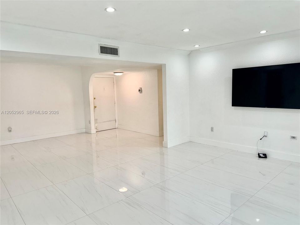 В аренду: $2,850 (3 спален, 2 ванн, 1271 Квадратных фут)