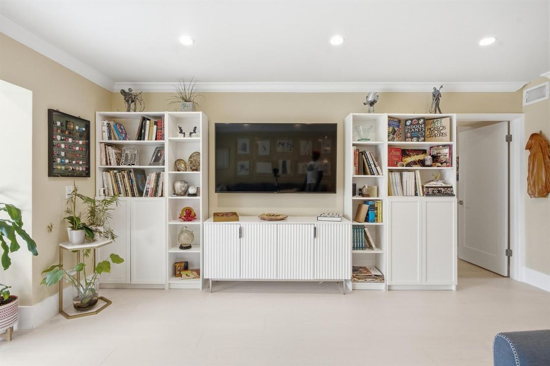 16_luxpro.media 9232 pecky cypress lane