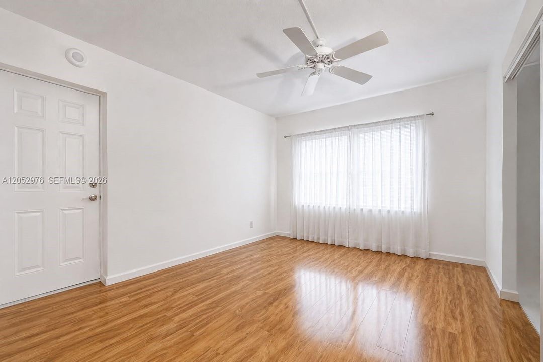 В аренду: $2,200 (1 спален, 1 ванн, 650 Квадратных фут)