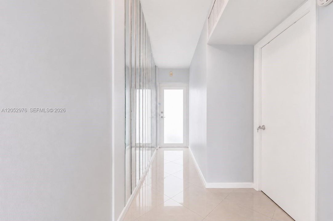 В аренду: $2,200 (1 спален, 1 ванн, 650 Квадратных фут)