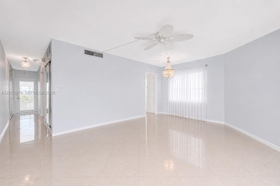 В аренду: $2,200 (1 спален, 1 ванн, 650 Квадратных фут)