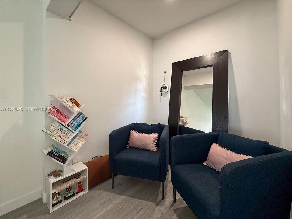For Rent: $2,500 (2 beds, 1 baths, 1472 Square Feet)