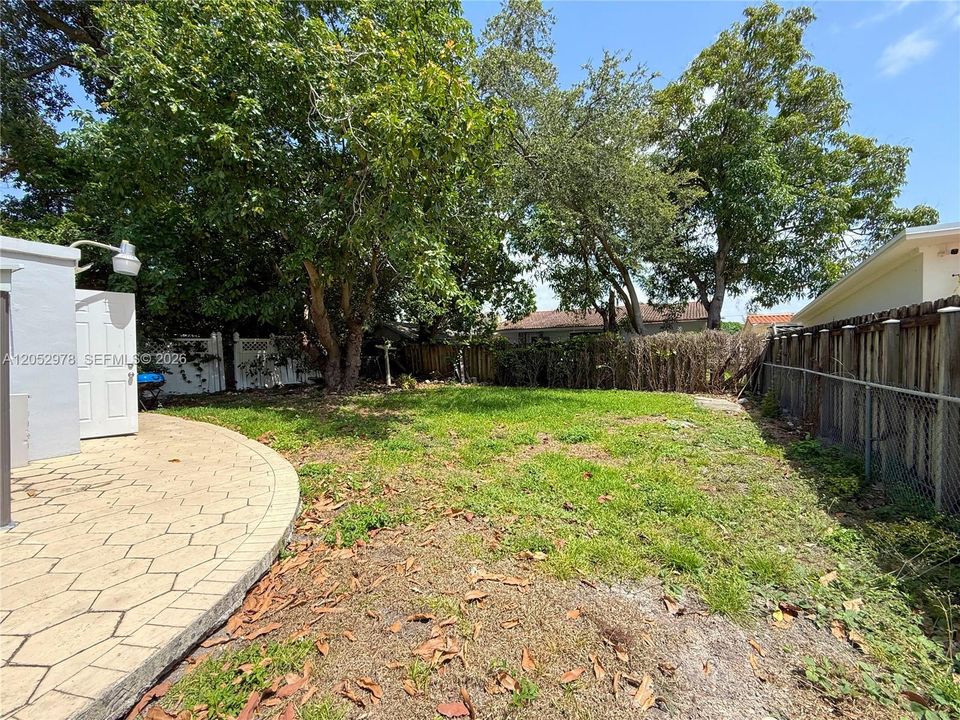 For Rent: $2,500 (2 beds, 1 baths, 1472 Square Feet)