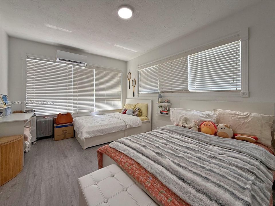 For Rent: $2,500 (2 beds, 1 baths, 1472 Square Feet)