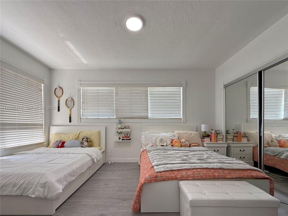 For Rent: $2,500 (2 beds, 1 baths, 1472 Square Feet)