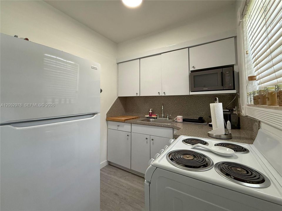 For Rent: $2,500 (2 beds, 1 baths, 1472 Square Feet)