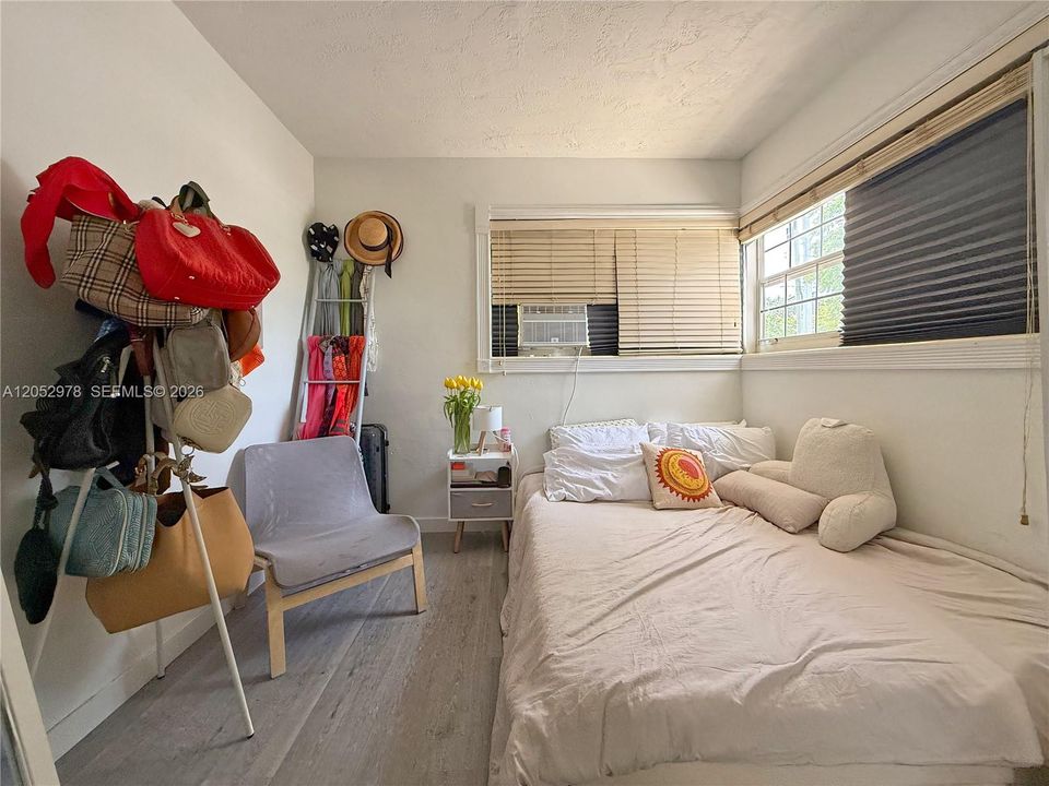For Rent: $2,500 (2 beds, 1 baths, 1472 Square Feet)