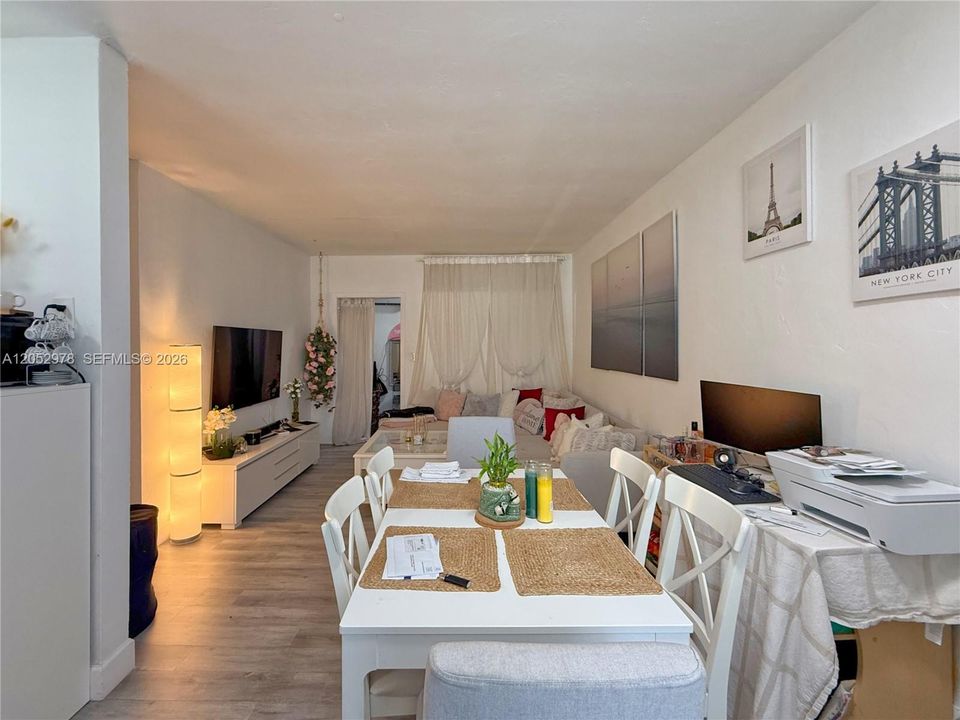 For Rent: $2,500 (2 beds, 1 baths, 1472 Square Feet)