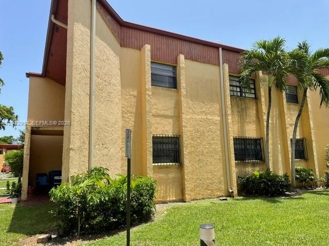 For Rent: $2,900 (3 beds, 3 baths, 1737 Square Feet)