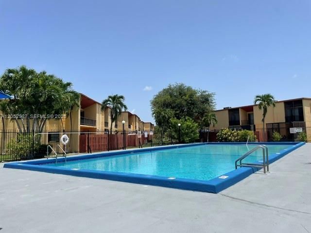 For Rent: $2,900 (3 beds, 3 baths, 1737 Square Feet)