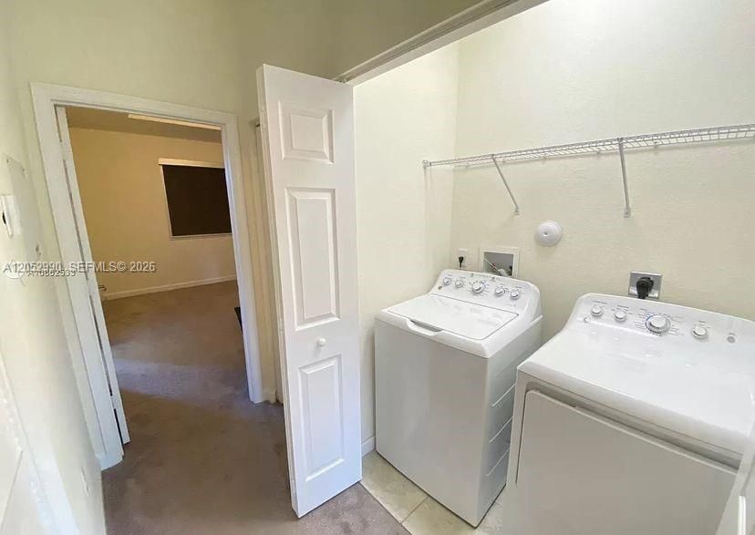 For Rent: $2,690 (3 beds, 2 baths, 1565 Square Feet)