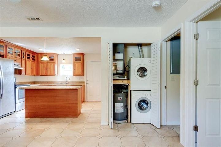 944 washer and dryer
