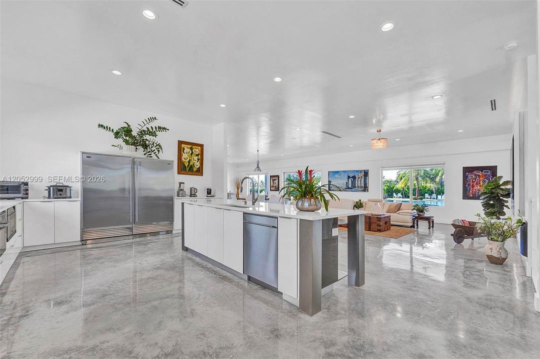 For Sale: $2,625,000 (4 beds, 6 baths, 3709 Square Feet)