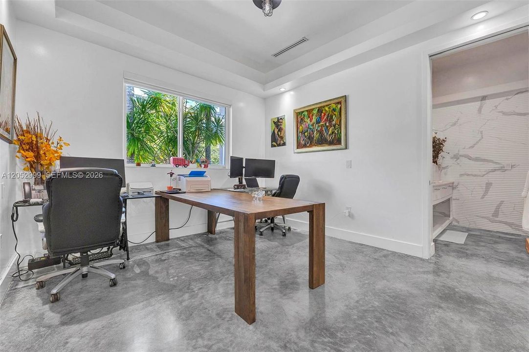 For Sale: $2,625,000 (4 beds, 6 baths, 3709 Square Feet)