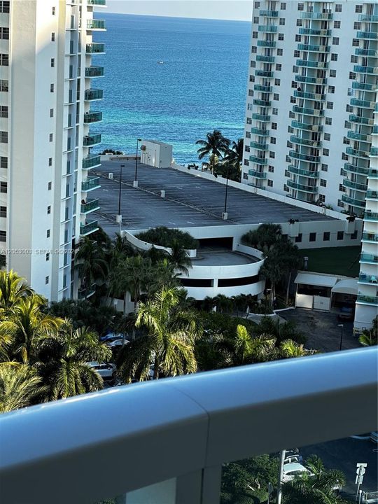 For Sale: $389,000 (2 beds, 2 baths, 1270 Square Feet)