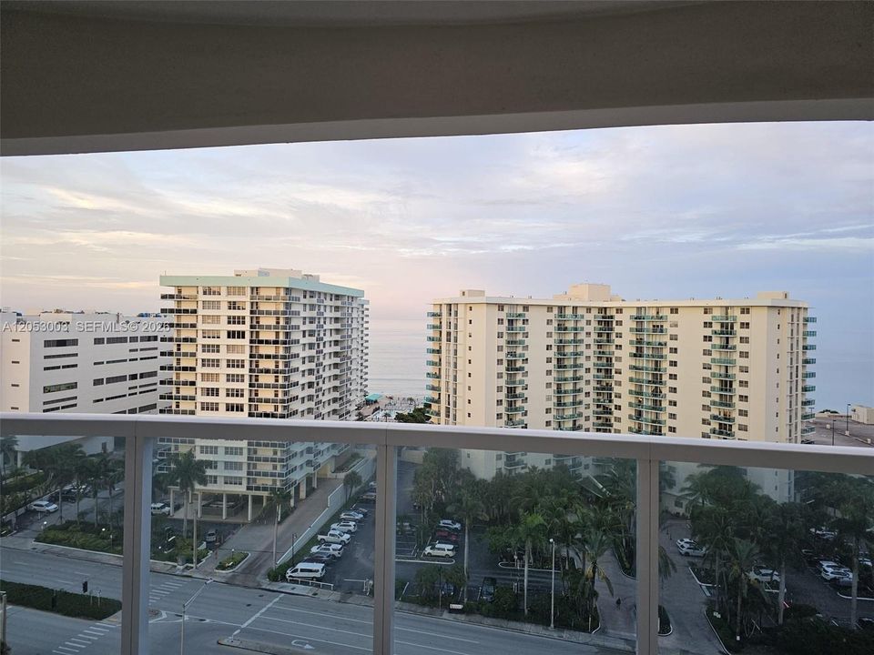 For Sale: $389,000 (2 beds, 2 baths, 1270 Square Feet)