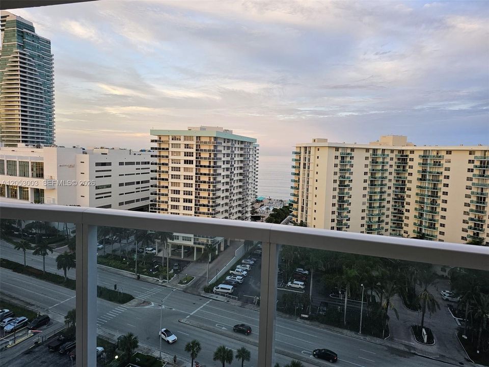 For Sale: $389,000 (2 beds, 2 baths, 1270 Square Feet)