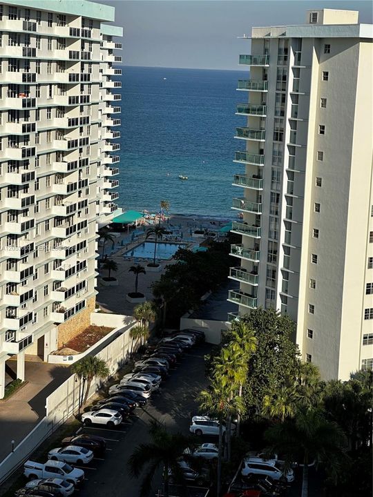 For Sale: $389,000 (2 beds, 2 baths, 1270 Square Feet)