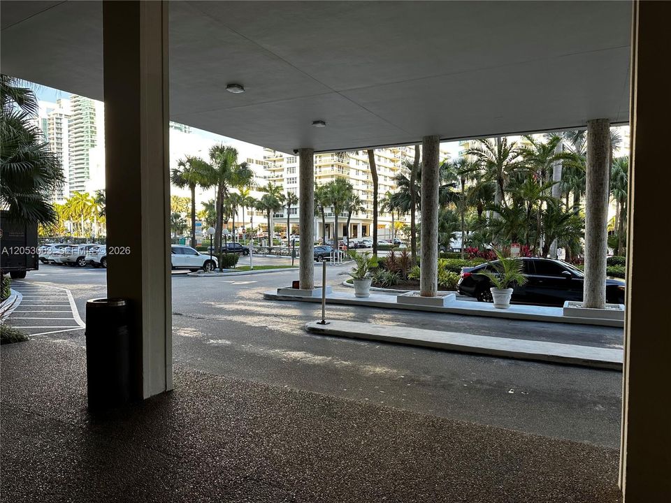 For Sale: $389,000 (2 beds, 2 baths, 1270 Square Feet)
