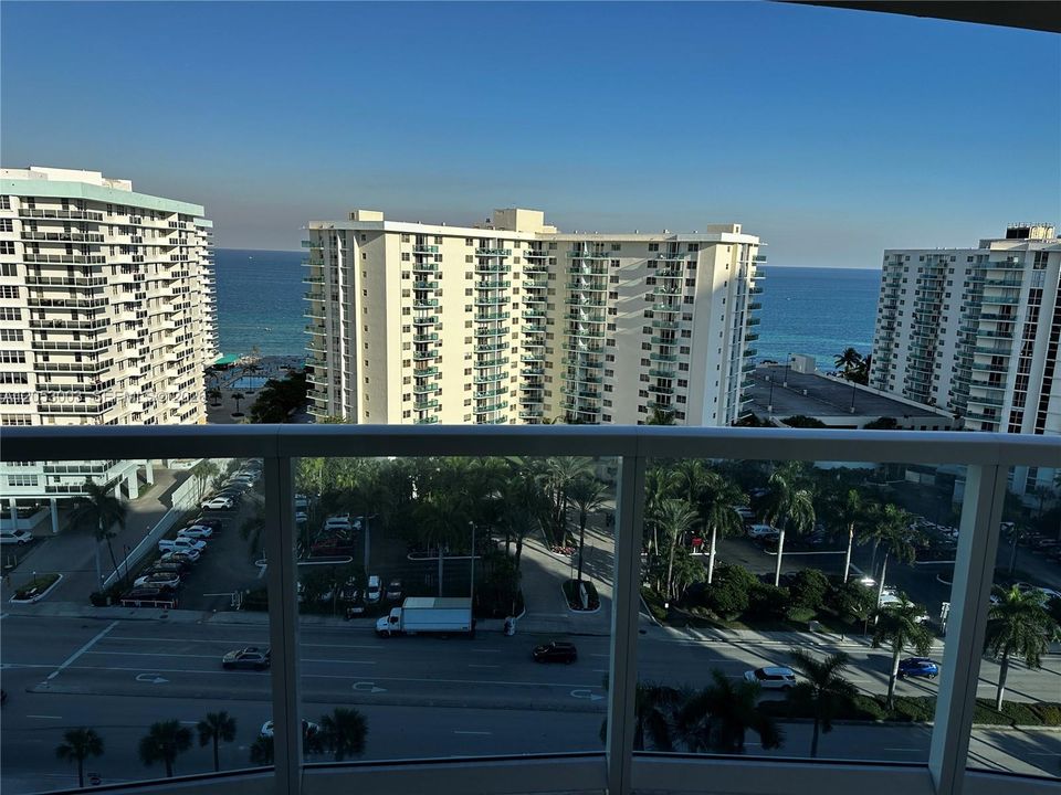 For Sale: $389,000 (2 beds, 2 baths, 1270 Square Feet)