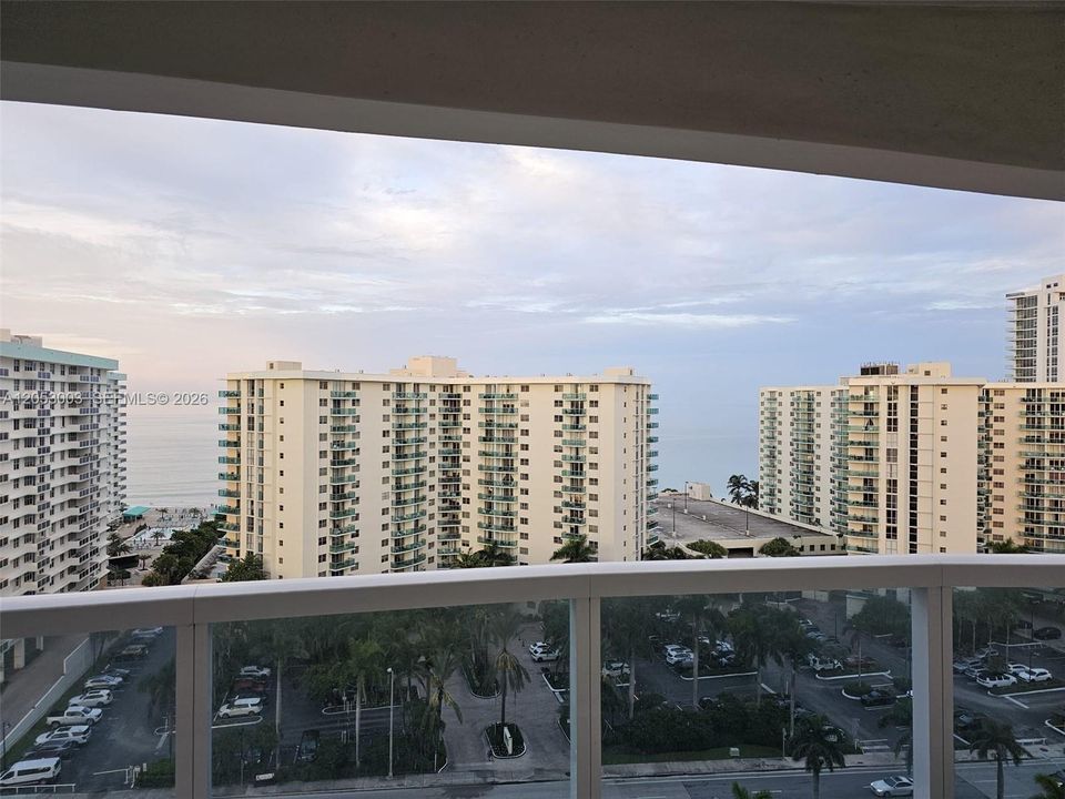 For Sale: $389,000 (2 beds, 2 baths, 1270 Square Feet)