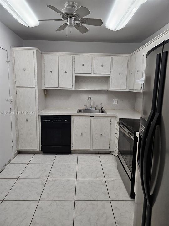 For Sale: $389,000 (2 beds, 2 baths, 1270 Square Feet)