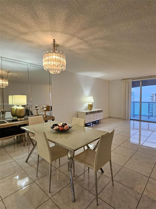 For Sale: $389,000 (2 beds, 2 baths, 1270 Square Feet)