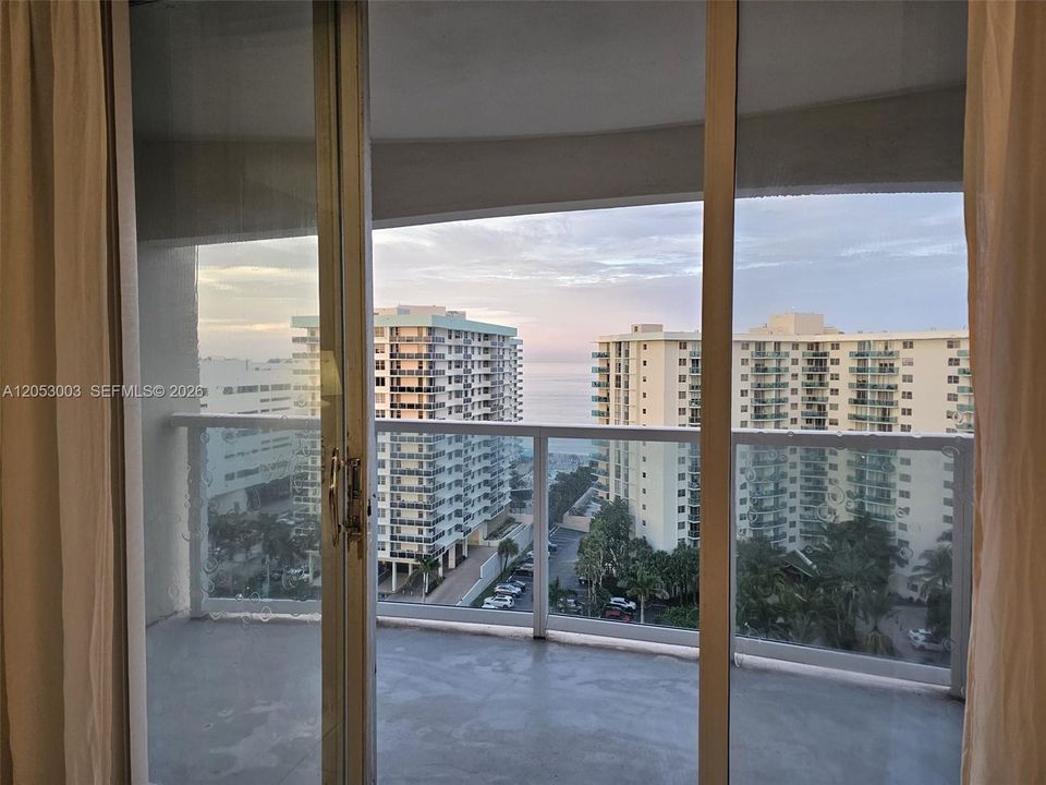 For Sale: $389,000 (2 beds, 2 baths, 1270 Square Feet)