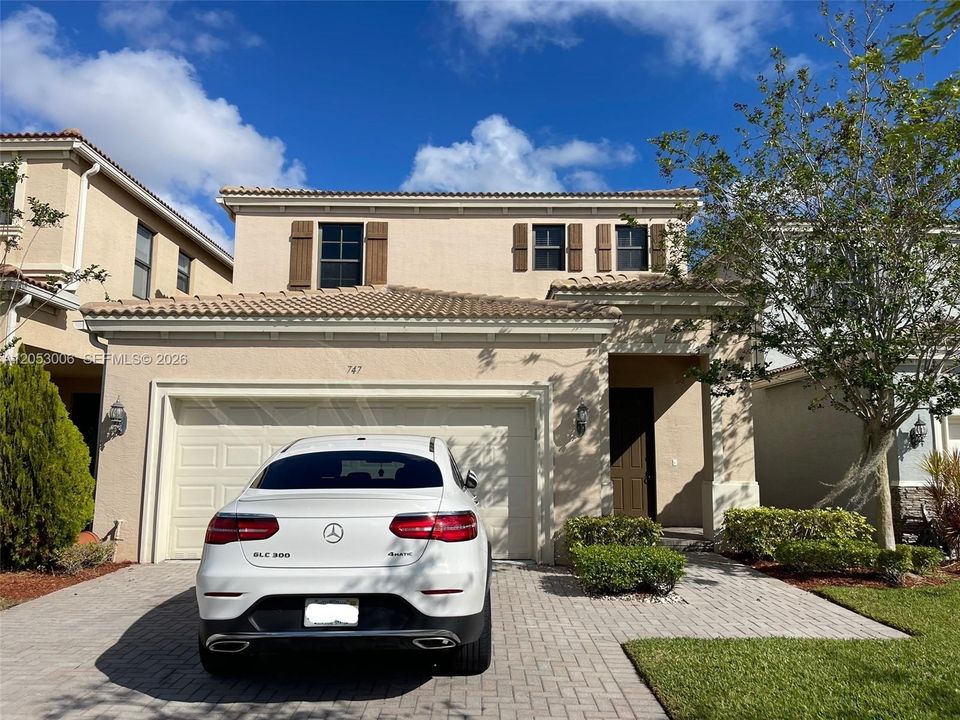 For Rent: $4,700 (4 beds, 2 baths, 2223 Square Feet)