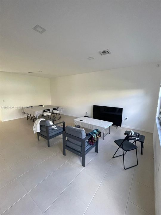 For Rent: $4,700 (4 beds, 2 baths, 2223 Square Feet)