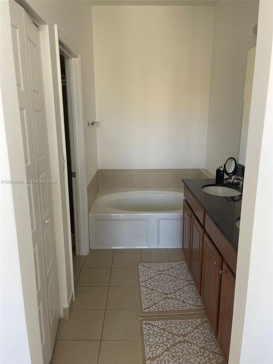 For Rent: $4,700 (4 beds, 2 baths, 2223 Square Feet)