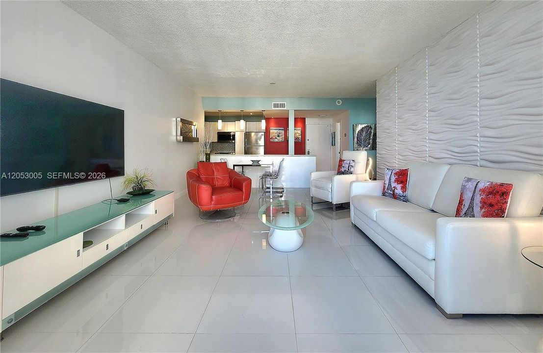 For Sale: $399,000 (1 beds, 1 baths, 790 Square Feet)