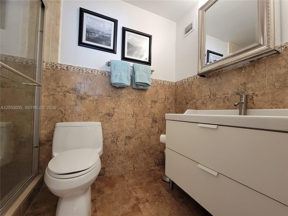 For Sale: $399,000 (1 beds, 1 baths, 790 Square Feet)