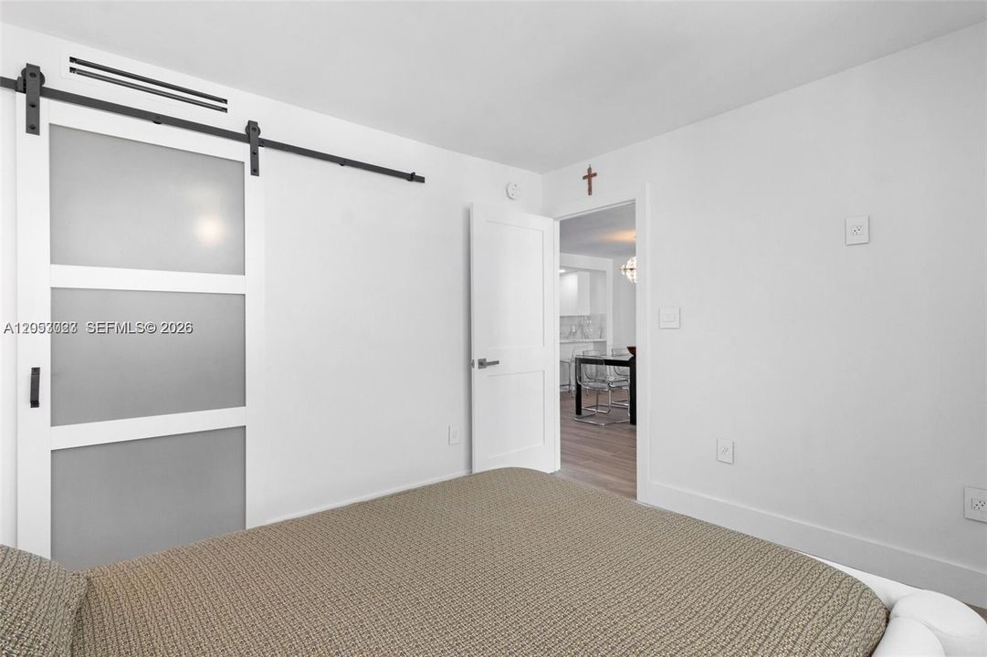 For Sale: $549,000 (2 beds, 2 baths, 824 Square Feet)