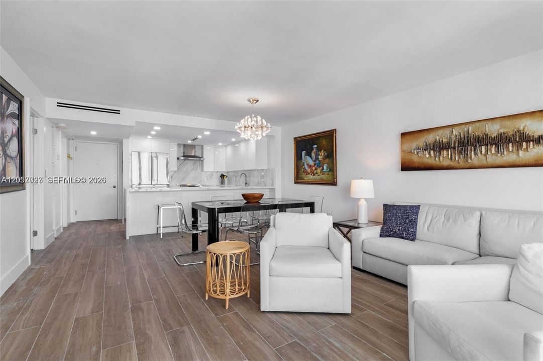 For Sale: $549,000 (2 beds, 2 baths, 824 Square Feet)